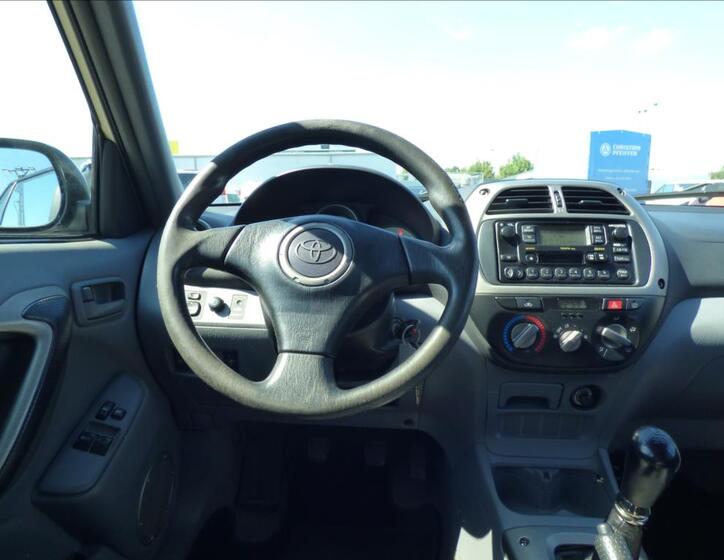 Toyota RAV4 13