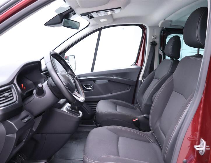 Renault Trafic 11