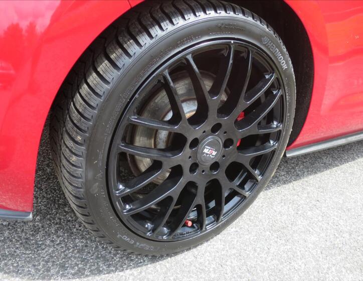 Volkswagen Golf 11