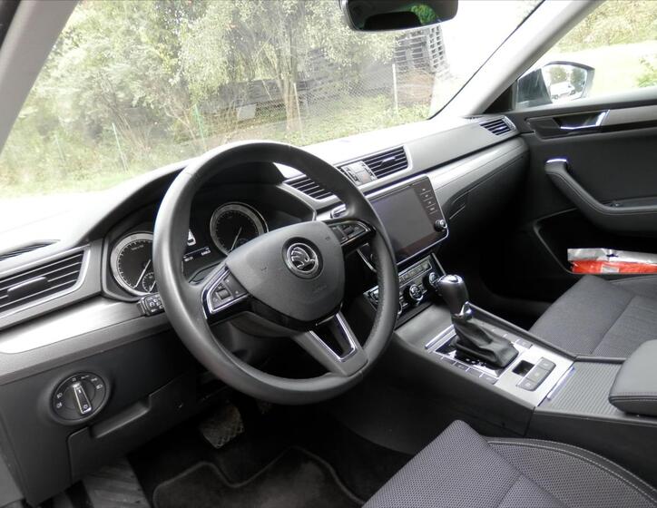 Škoda Superb 12
