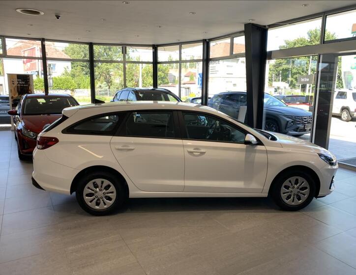 Hyundai i30 4