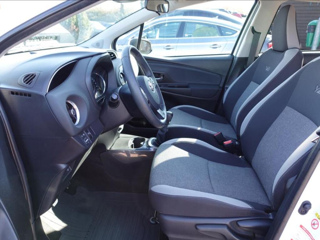 Toyota Yaris 10
