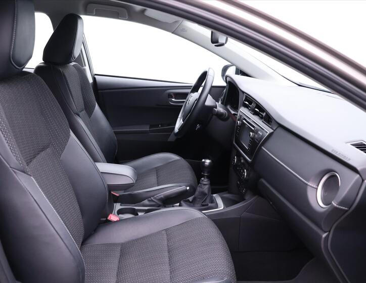 Toyota Auris 14
