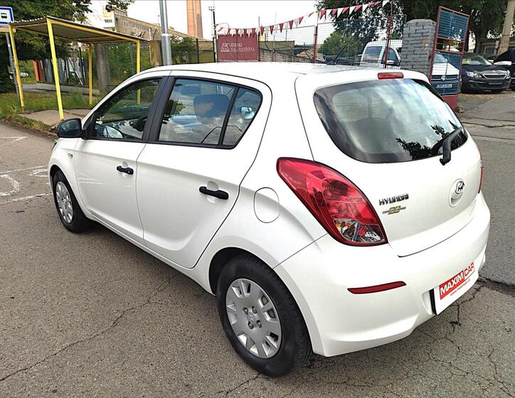 Hyundai i20 6