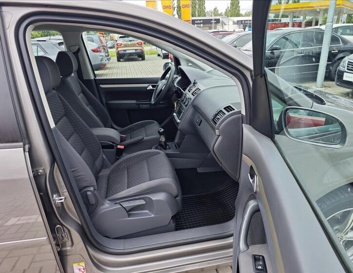 Volkswagen Touran 14