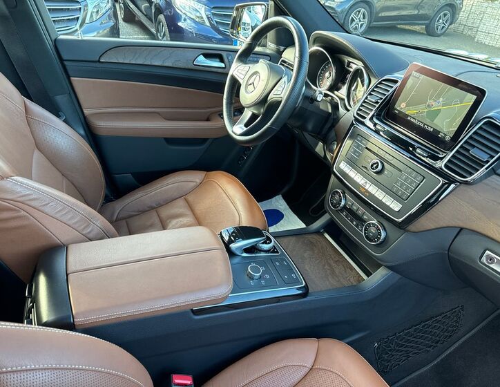 Mercedes-Benz GLS 12