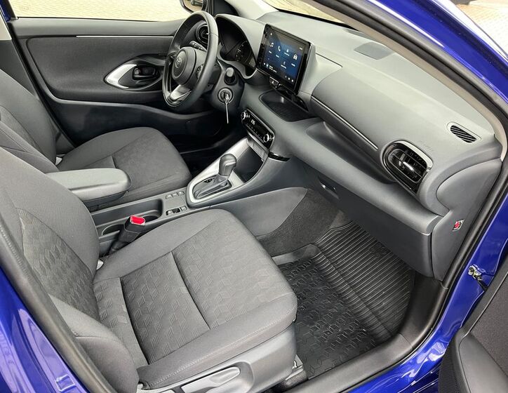 Toyota Yaris 17