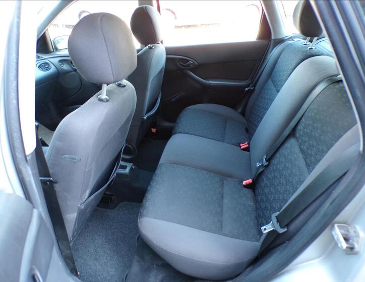 Ford Focus 13