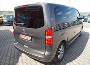Peugeot Traveller 11