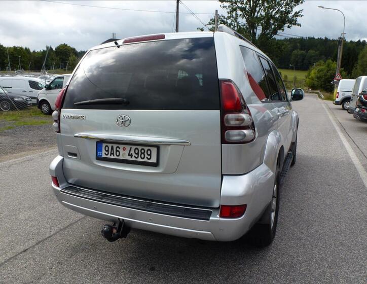 Toyota Land Cruiser 9