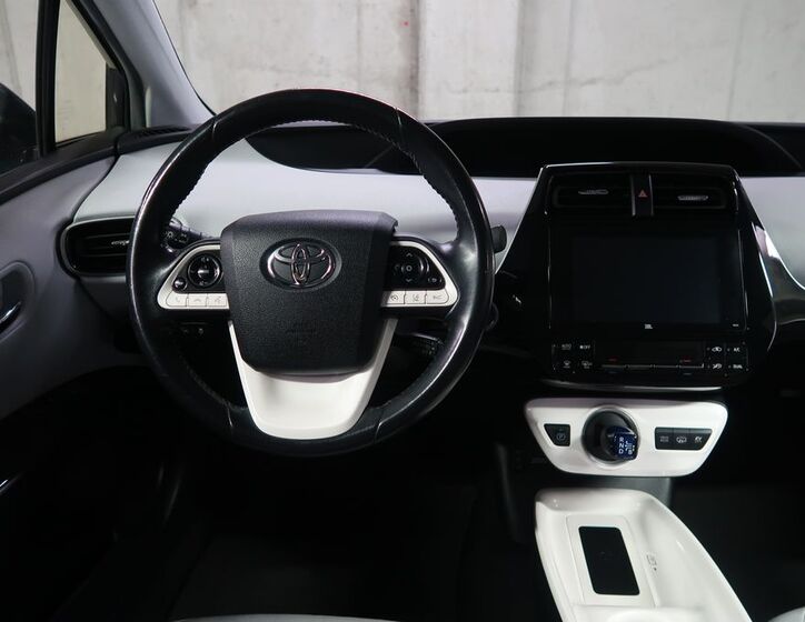 Toyota Prius 16