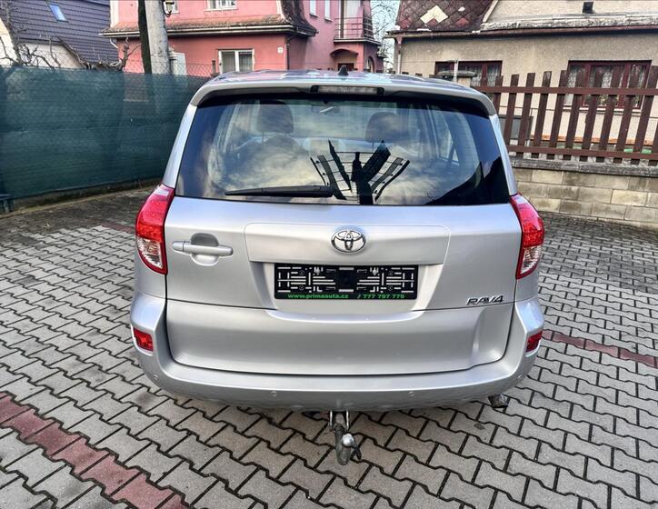 Toyota RAV4 6