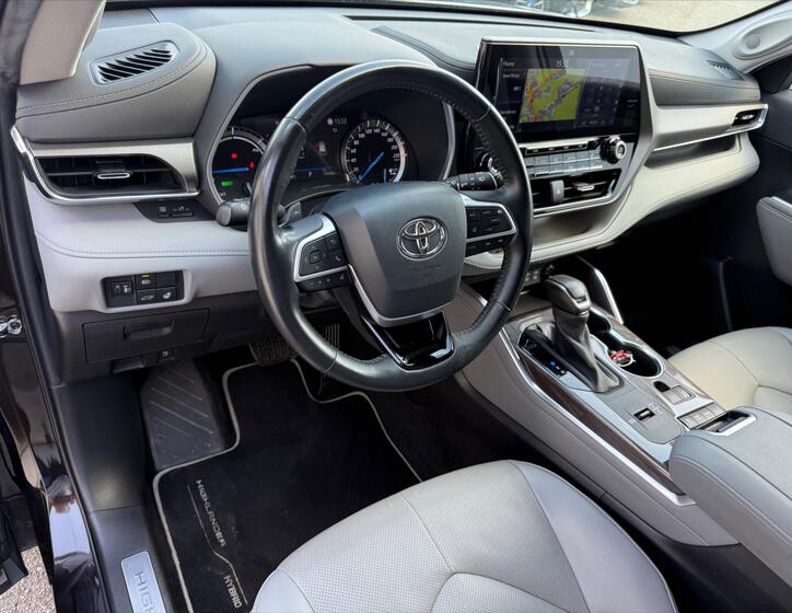 Toyota Highlander 7