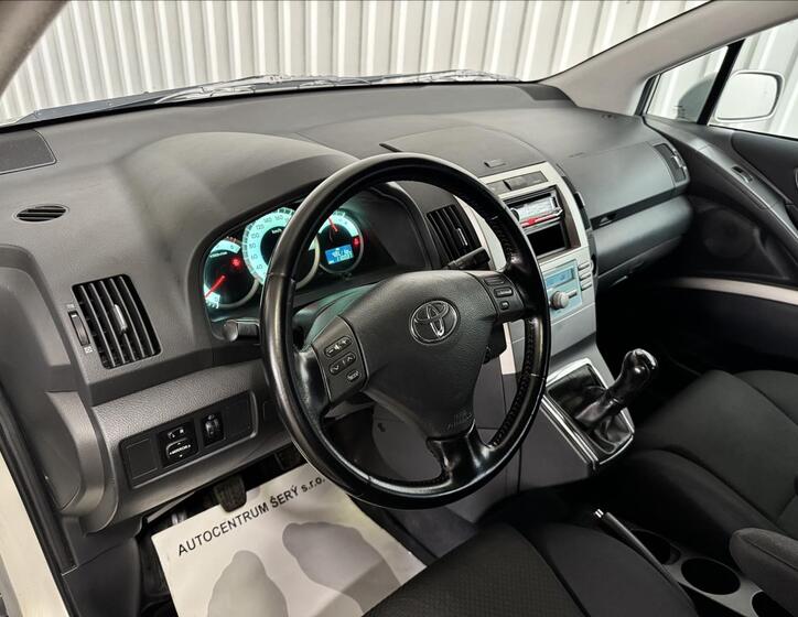 Toyota Corolla Verso 15
