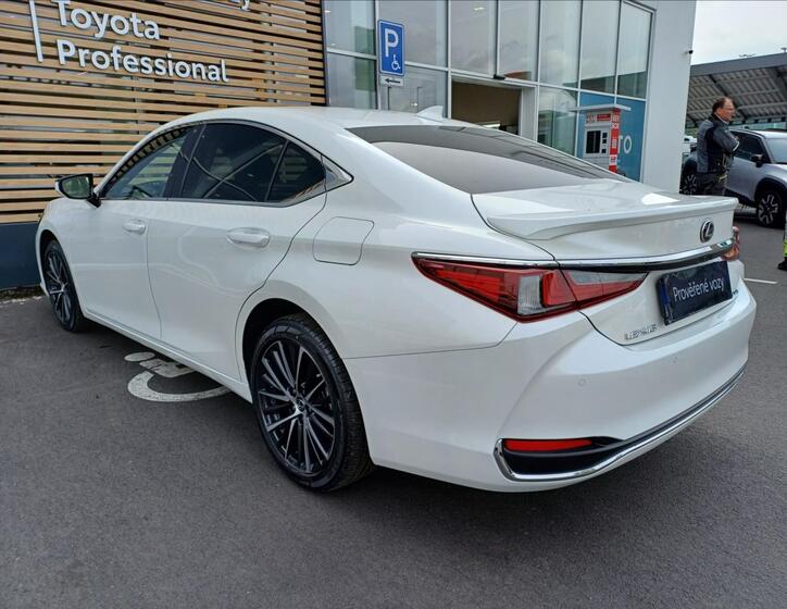 Lexus ES 300h 2