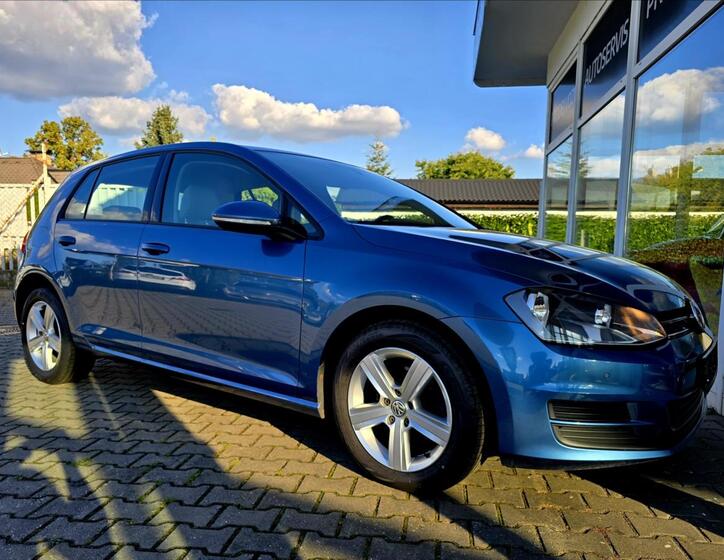 Volkswagen Golf 10