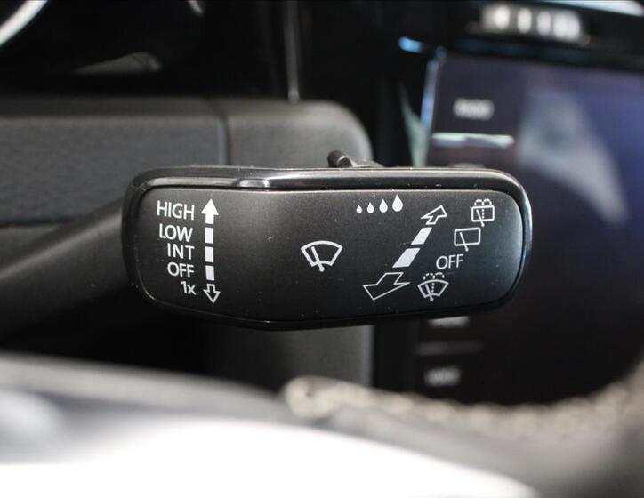 Volkswagen Golf 21
