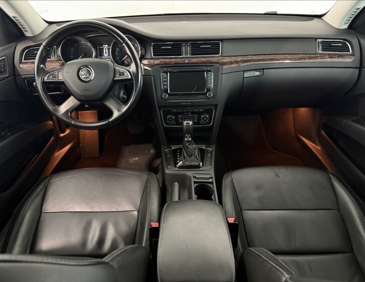 Škoda Superb 8