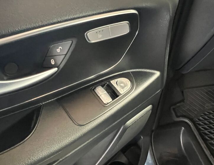 Mercedes-Benz Vito 11