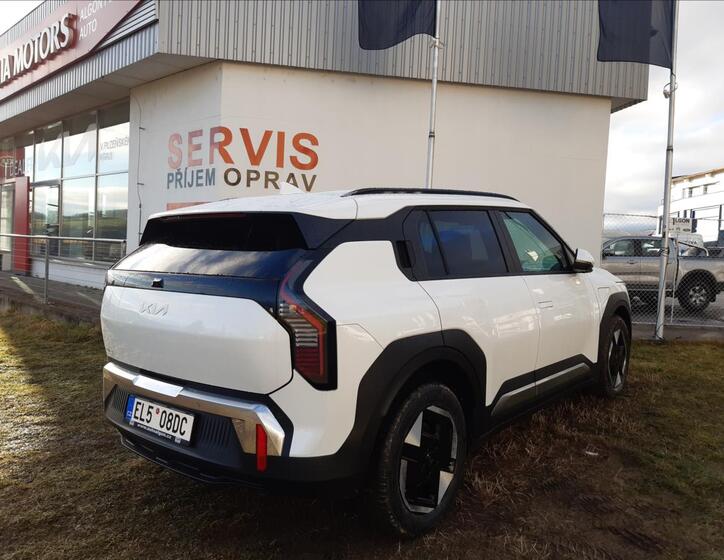 KIA EV3 4