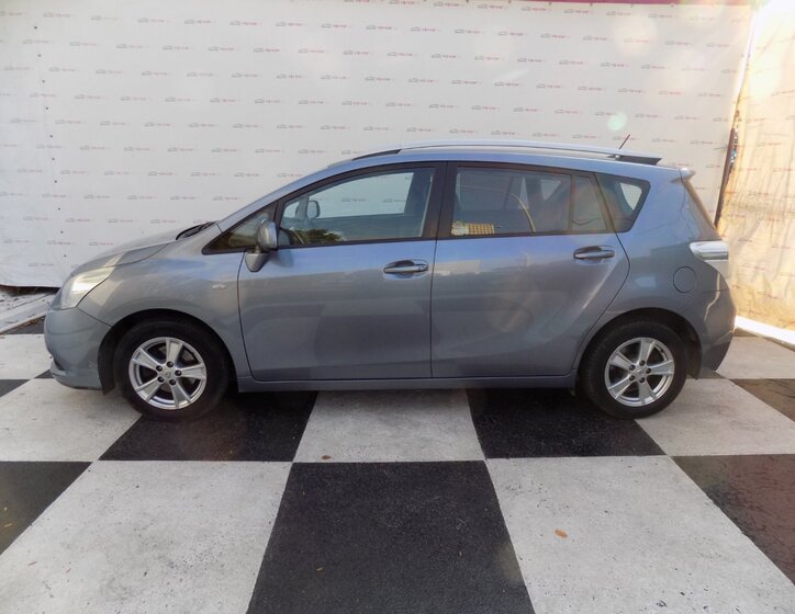 Toyota Verso 2