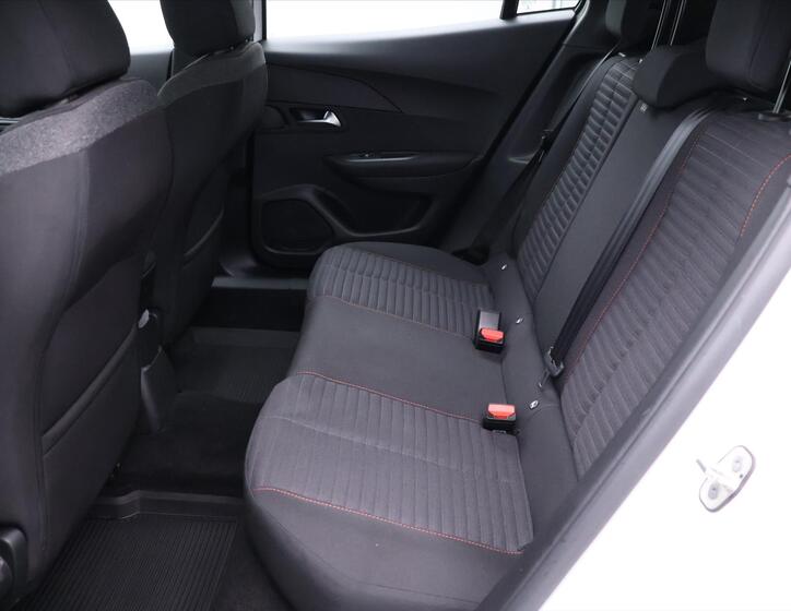 Peugeot 2008 16