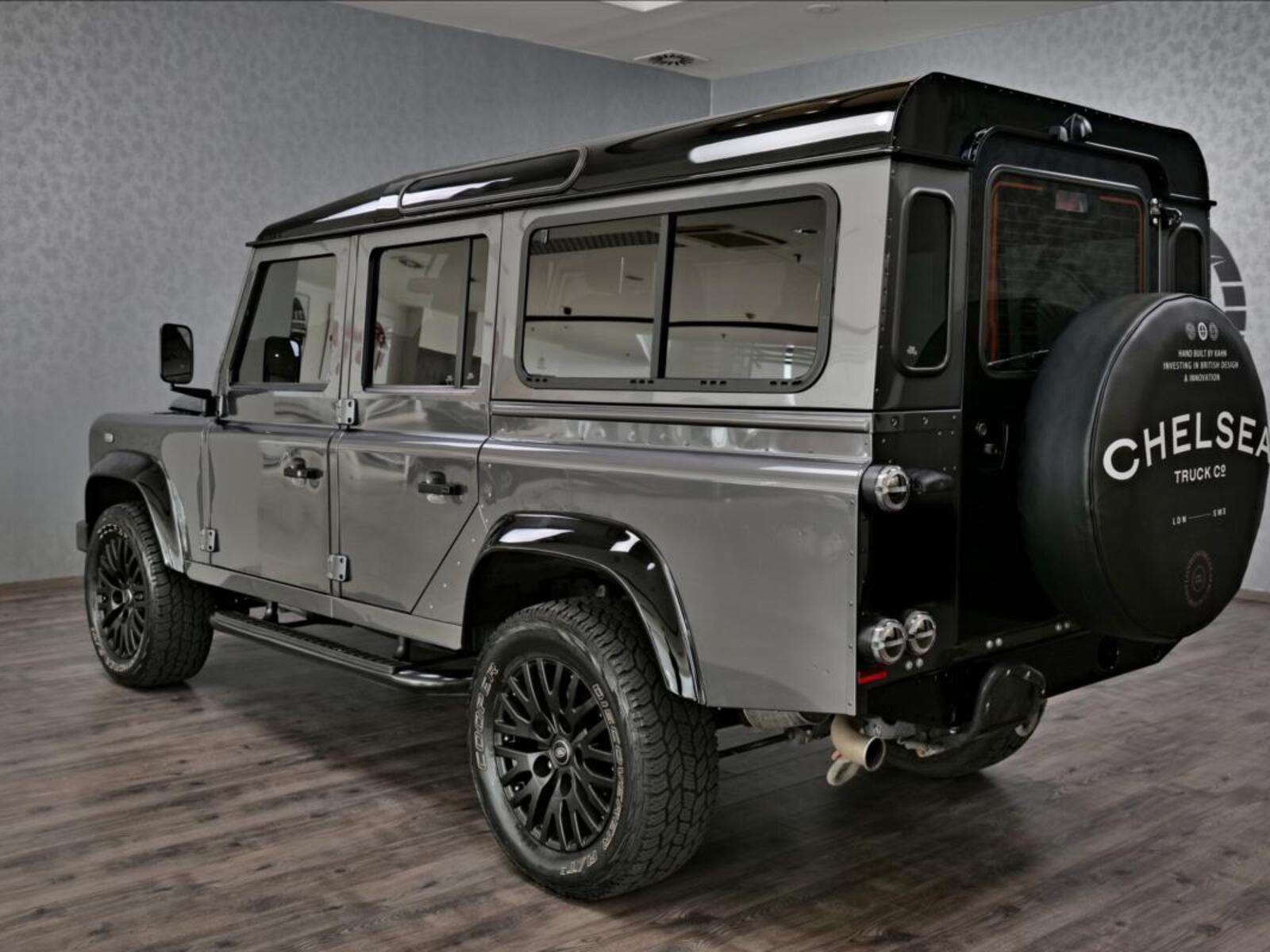 Land Rover Defender 5