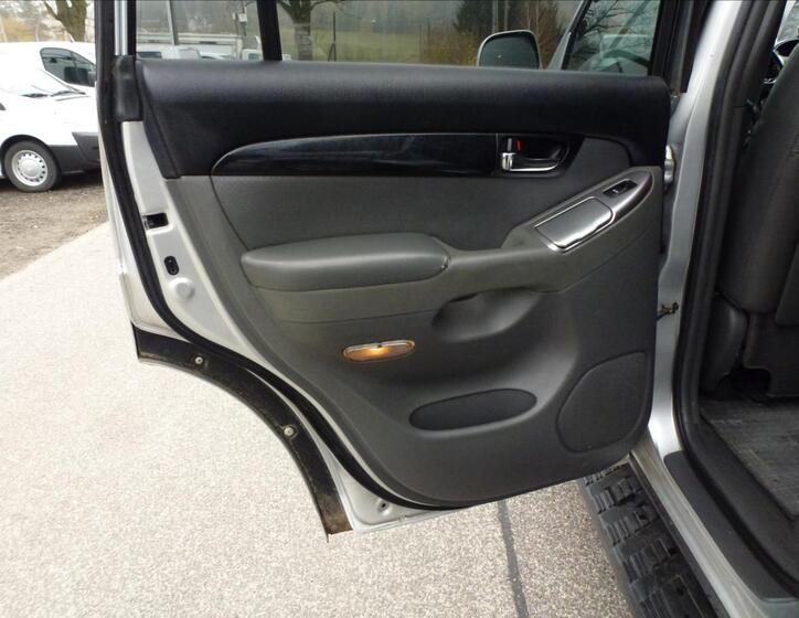 Toyota Land Cruiser 18