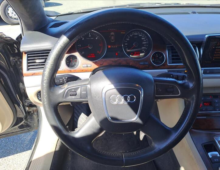 Audi A8 13