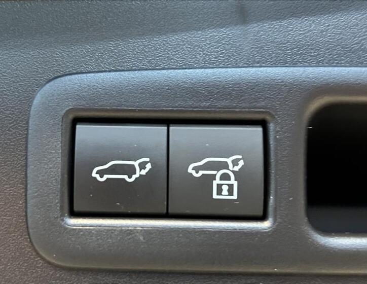 Lexus UX 300h 15
