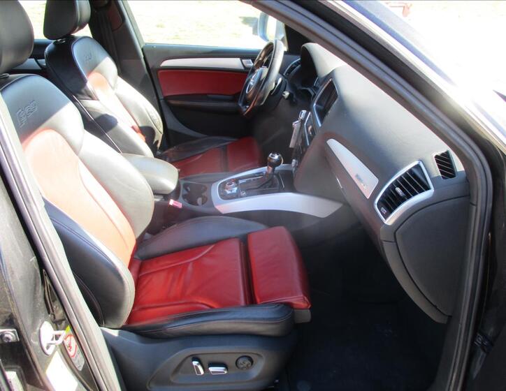 Audi SQ5 12