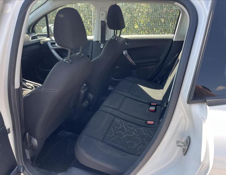 Peugeot 2008 12