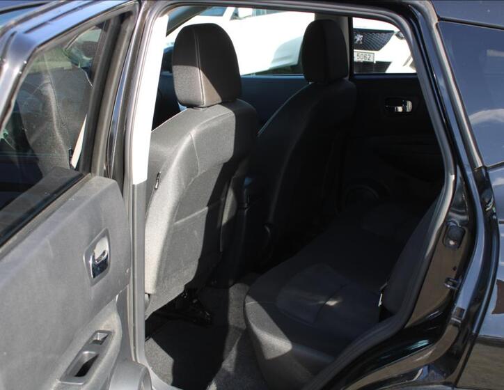 Nissan Qashqai 11