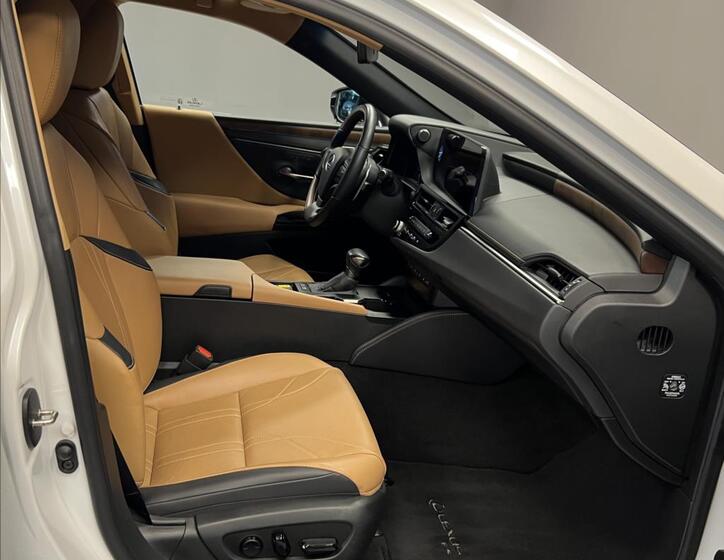 Lexus ES 300h 7