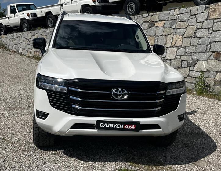 Toyota Land Cruiser 16