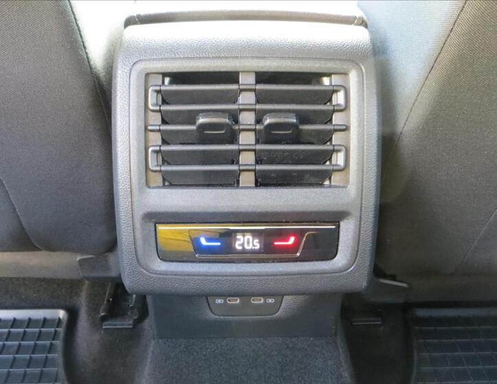Volkswagen Golf 21