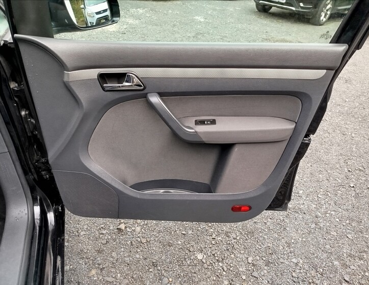 Volkswagen Touran 27