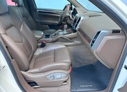 Porsche Cayenne 12