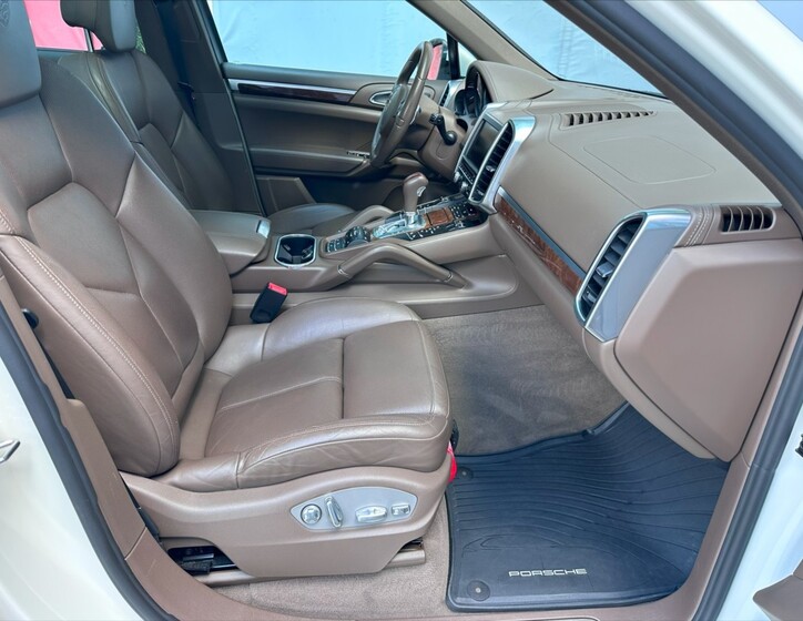 Porsche Cayenne 12