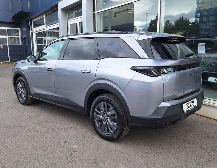 Peugeot 5008 4