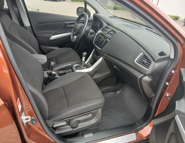 Suzuki SX4 S-Cross 16