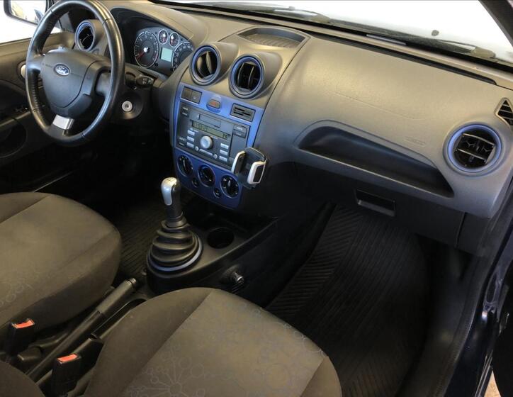 Ford Fiesta 12