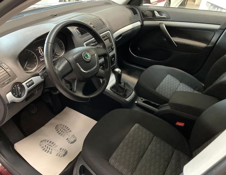 Škoda Octavia 14