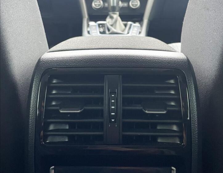 Volkswagen Passat 25