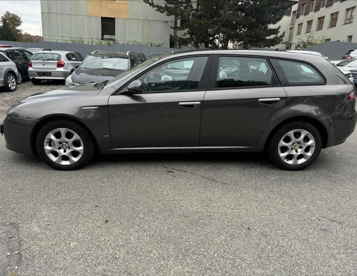 Alfa Romeo 159 4