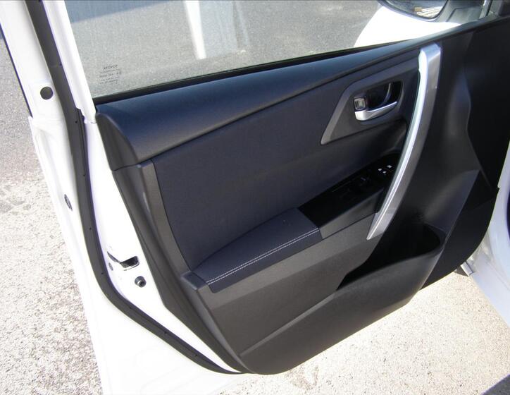 Toyota Auris 12