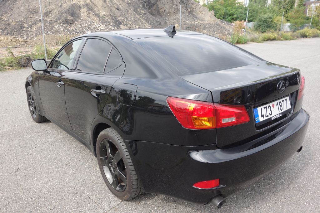 Lexus IS 220