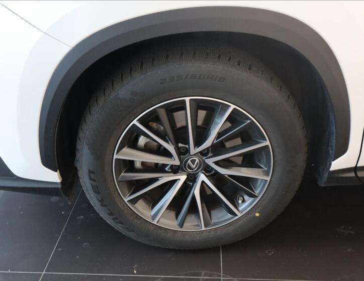 Lexus NX 450h+ 5