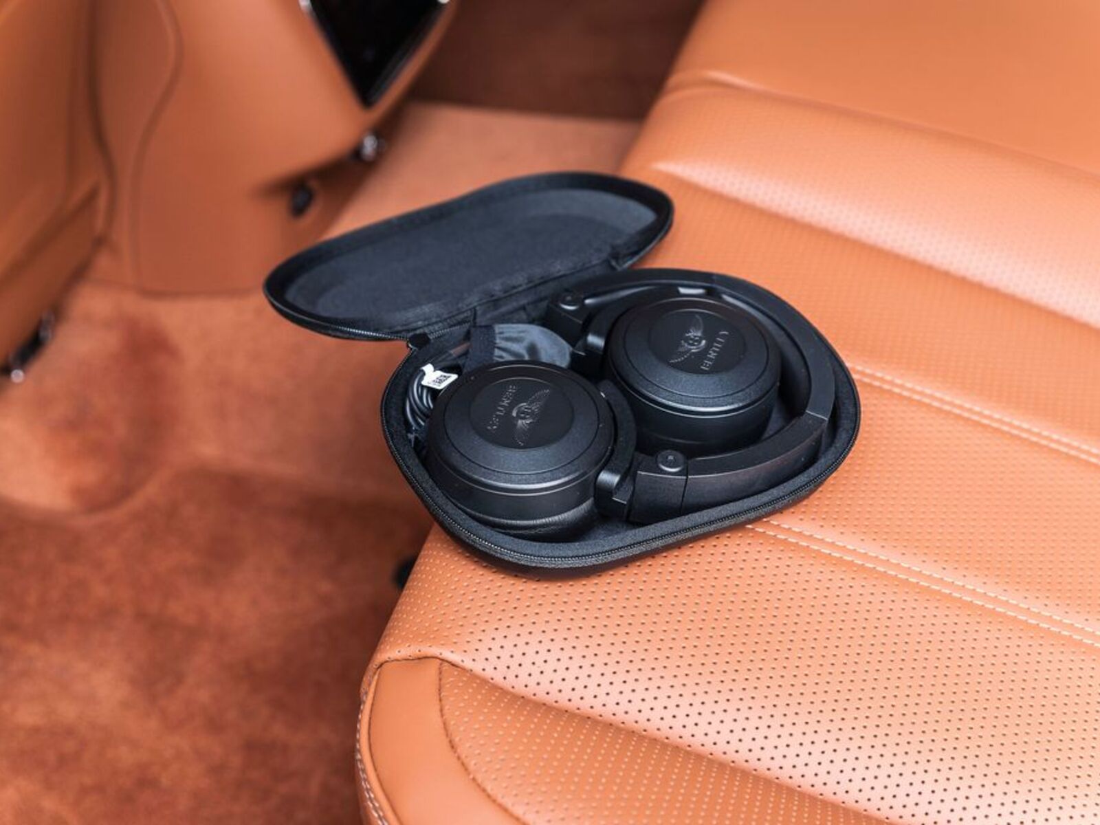 Bentley Bentayga 14