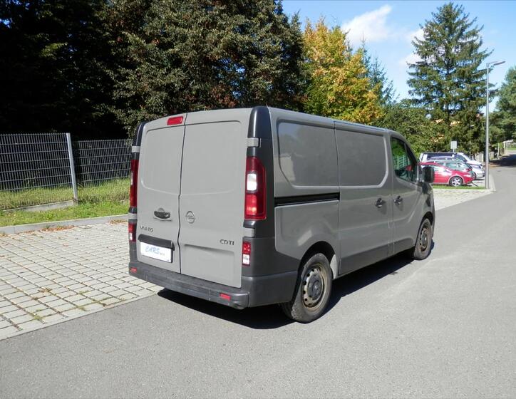 Opel Vivaro 9